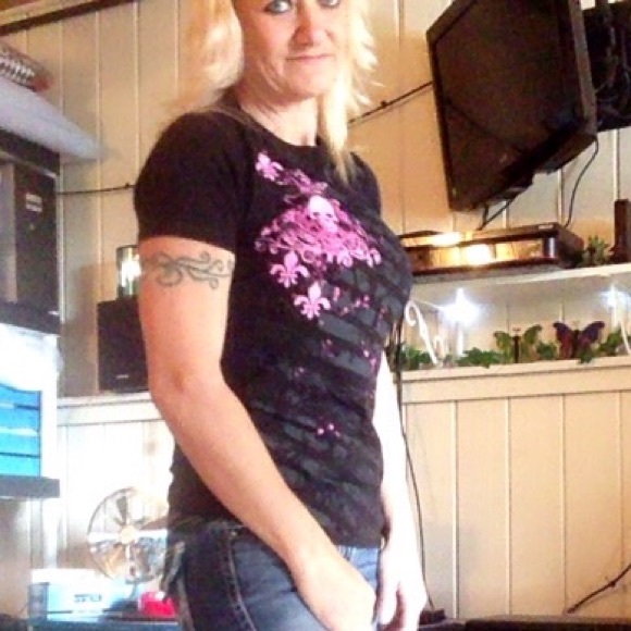 Skull design tee - Picture 5 of 8